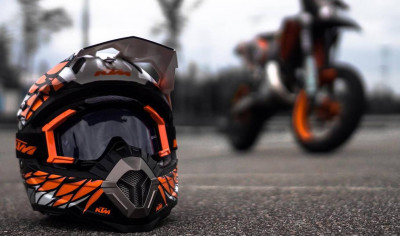 Helm Supermoto dan Motocross Itu Beda thumbnail